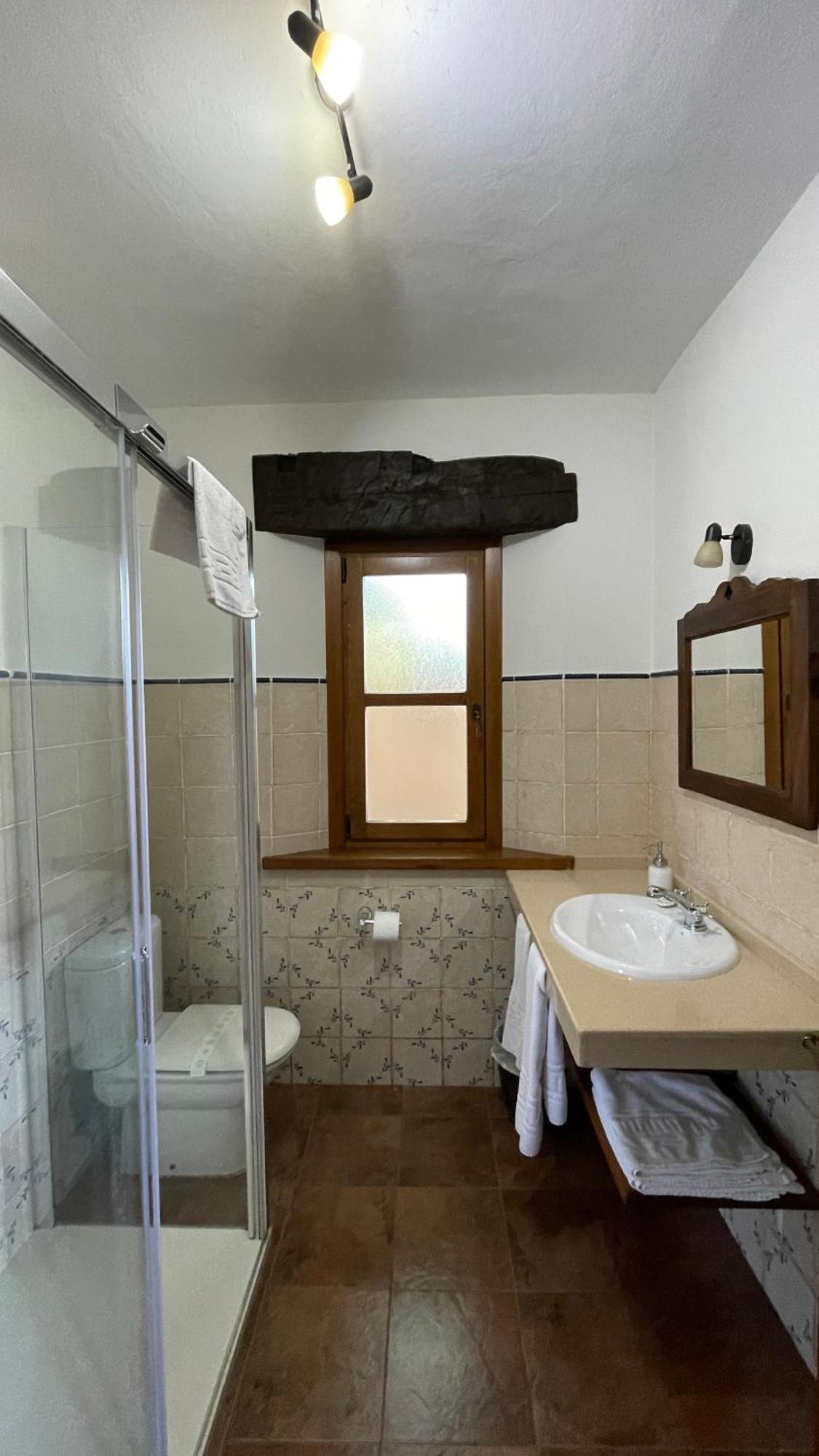 Apartamentos El Picoretu Mestas De Con Ngoại thất bức ảnh