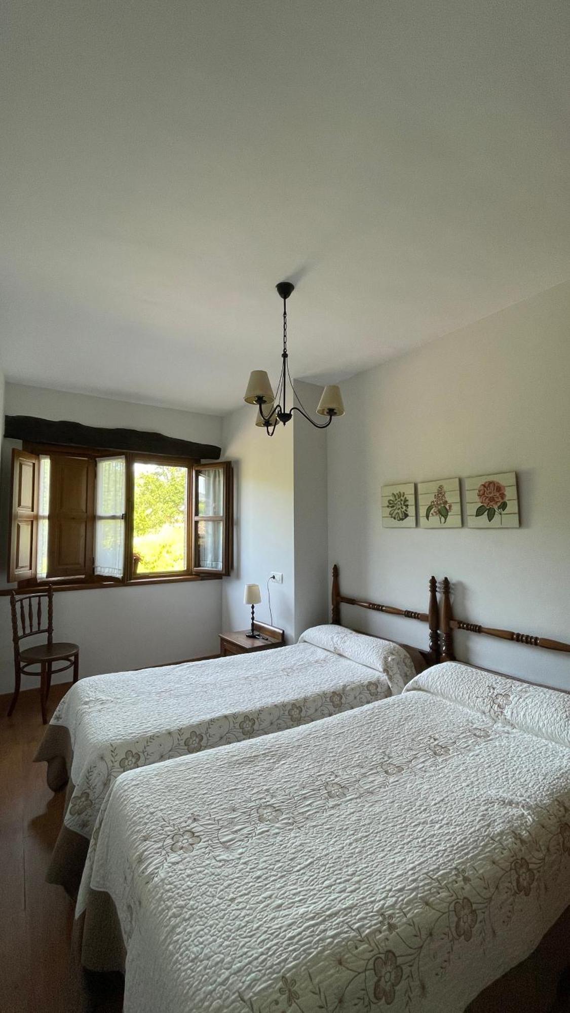 Apartamentos El Picoretu Mestas De Con Ngoại thất bức ảnh