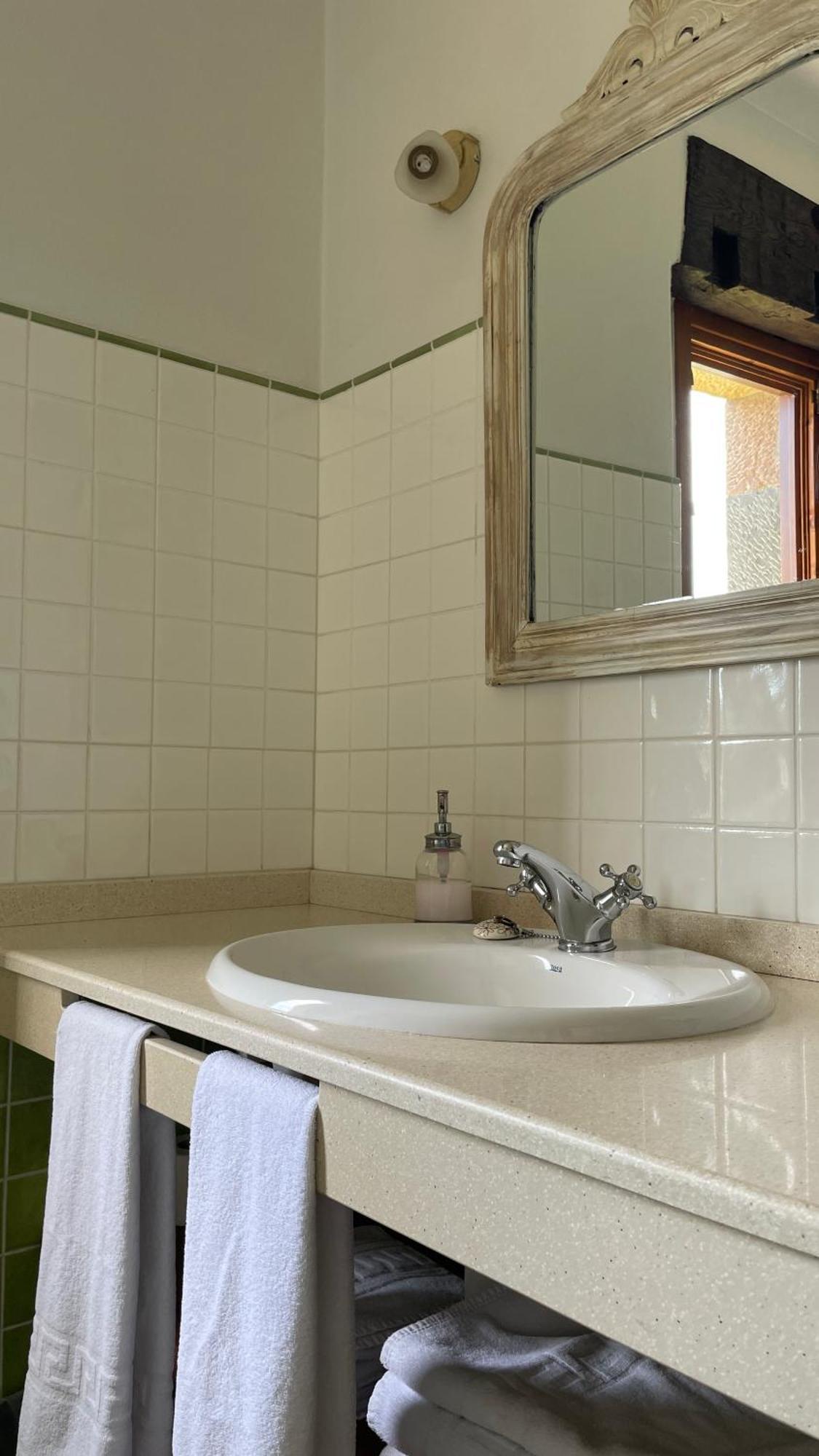 Apartamentos El Picoretu Mestas De Con Ngoại thất bức ảnh