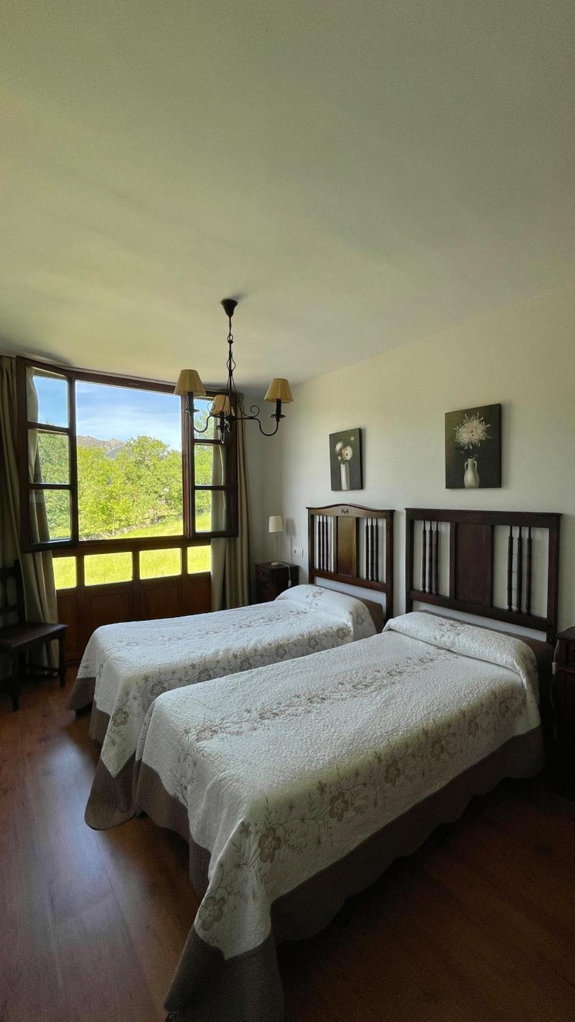 Apartamentos El Picoretu Mestas De Con Ngoại thất bức ảnh