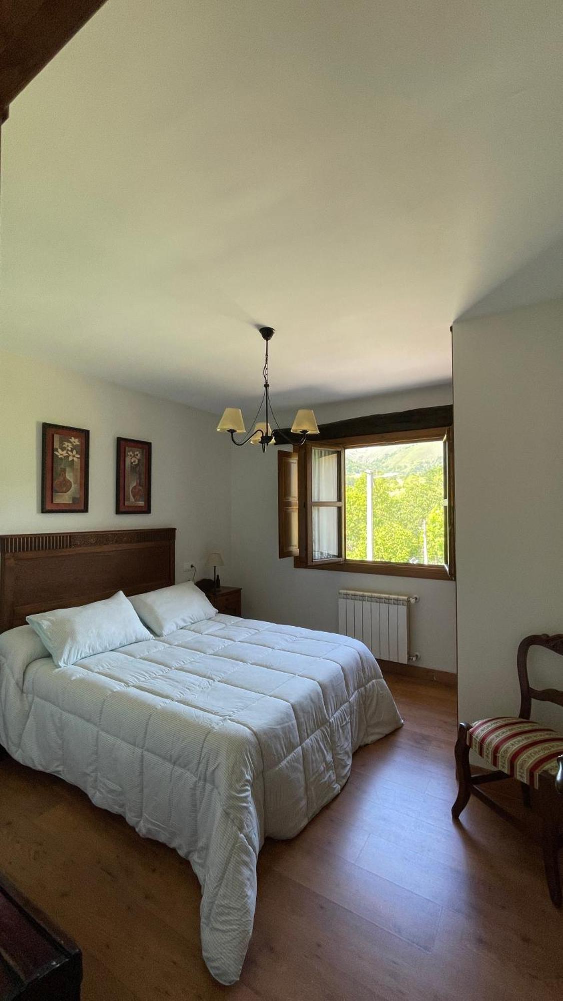 Apartamentos El Picoretu Mestas De Con Ngoại thất bức ảnh