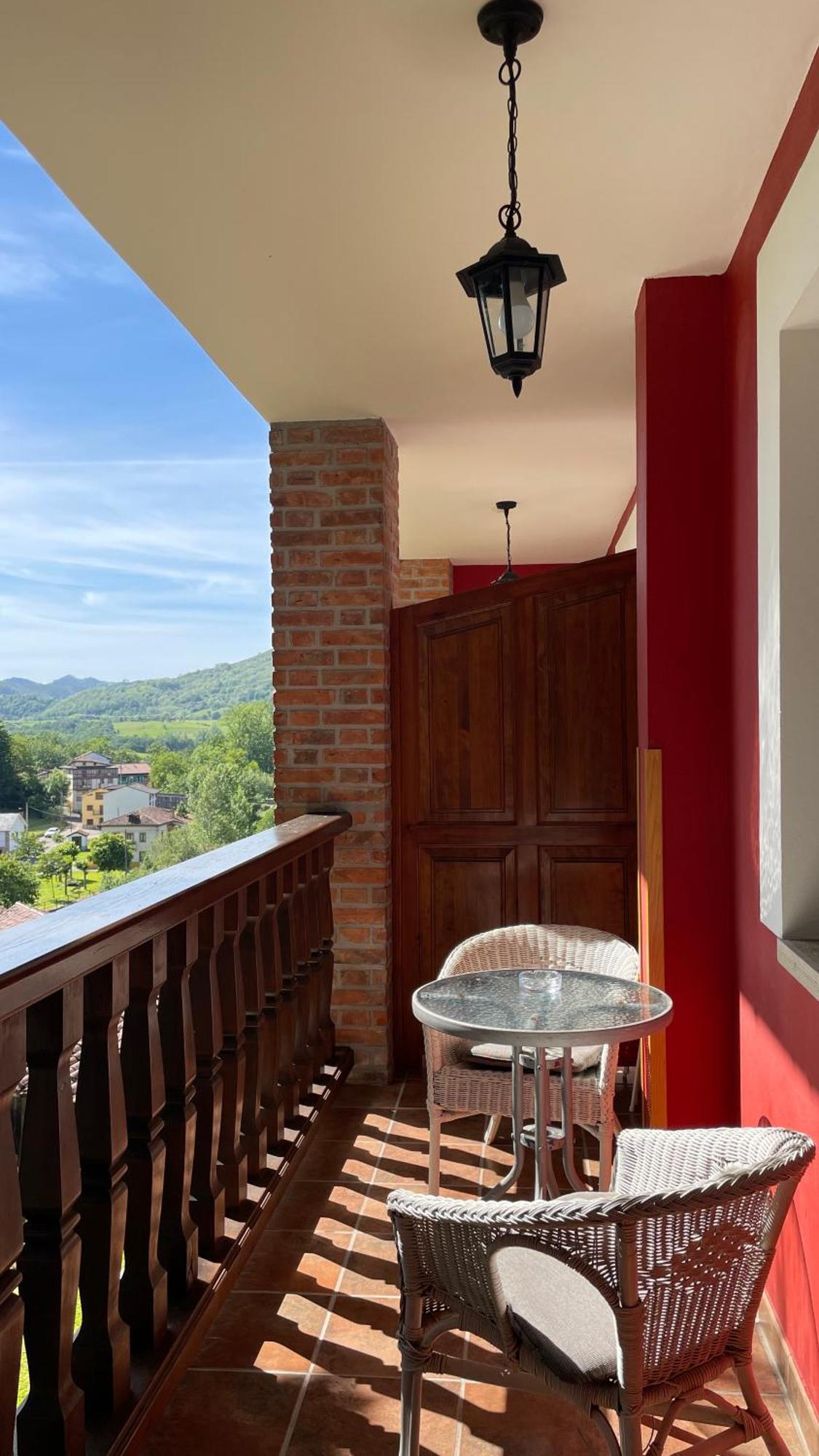 Apartamentos El Picoretu Mestas De Con Ngoại thất bức ảnh