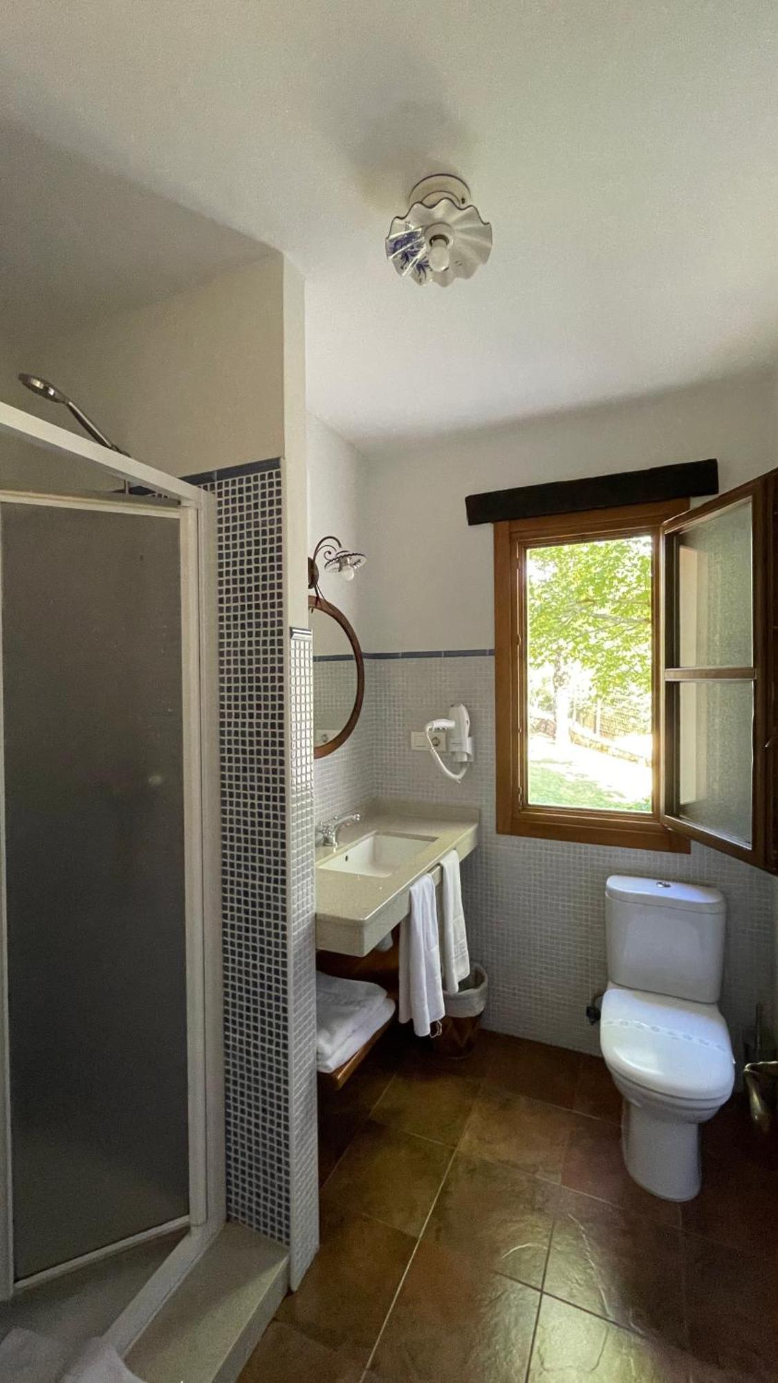 Apartamentos El Picoretu Mestas De Con Ngoại thất bức ảnh