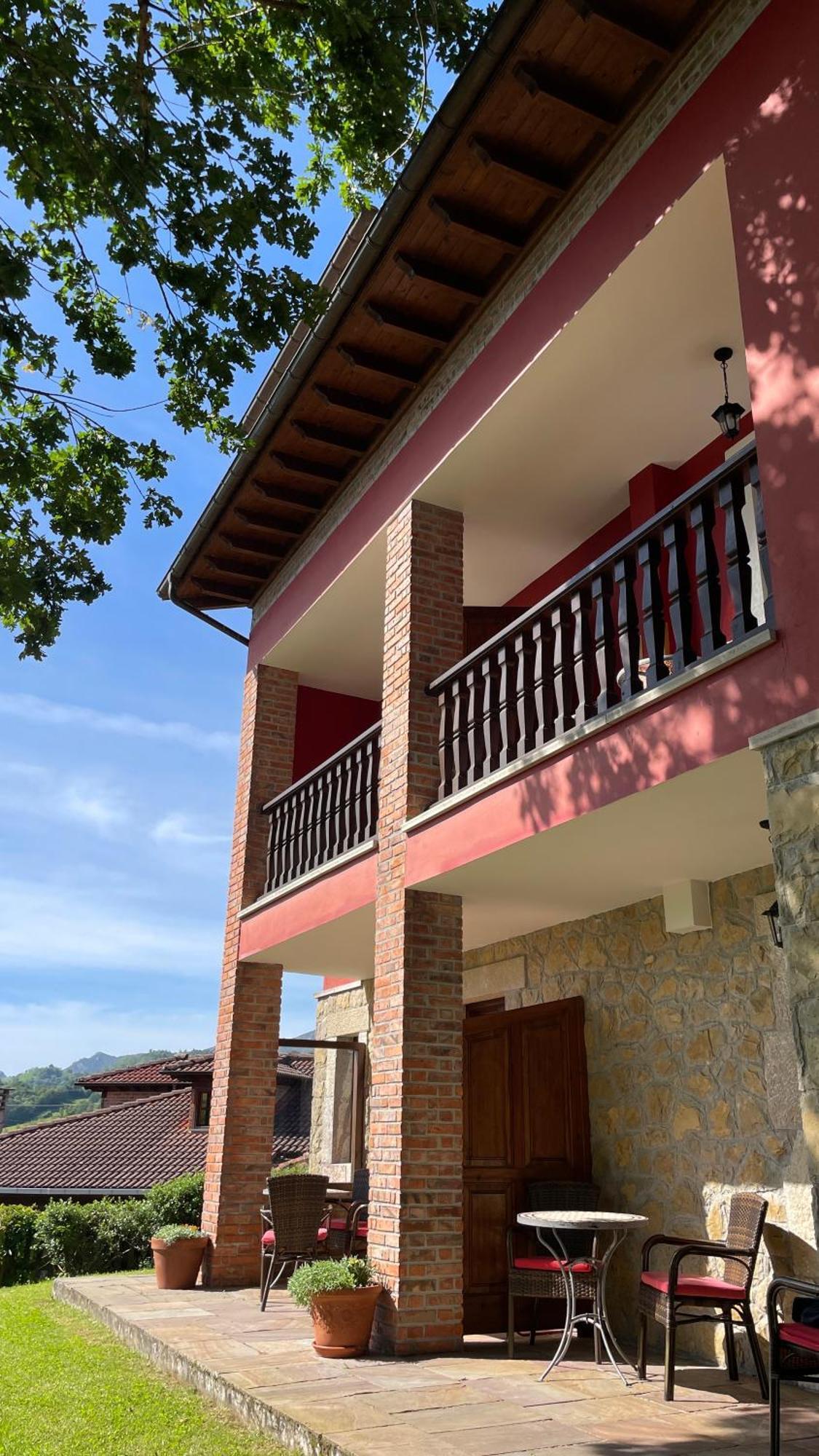 Apartamentos El Picoretu Mestas De Con Ngoại thất bức ảnh